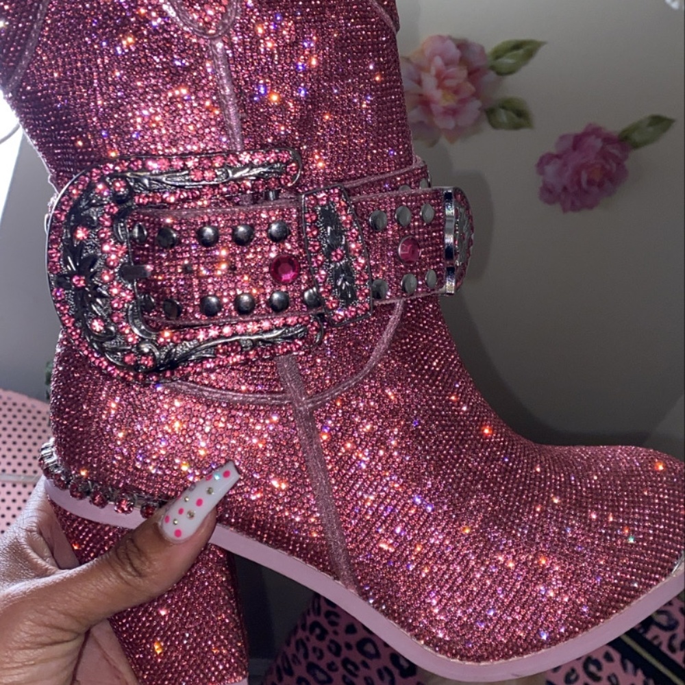 💎COWBOY BOOTS💎 w/ pink cowboy hat!
